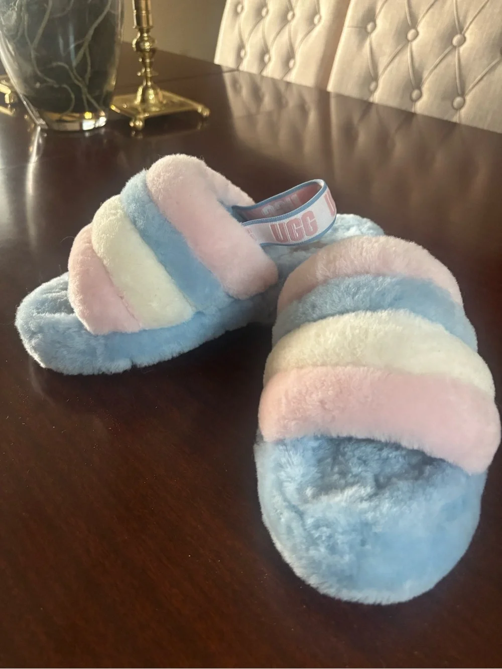 UGG LIMITED EDITION Big Kids- “ FLUFF YEAH” Plush Shearling  Slide Slippers SZ 5